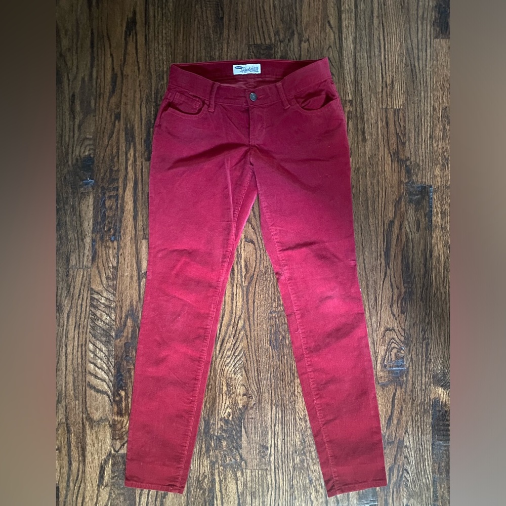 Red, size 2 skinny jeans